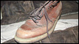 Chaussure originale Noel Howard © Frédéric China
